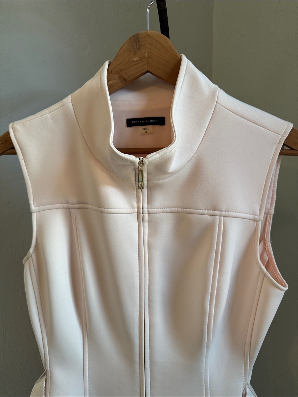 Tommy Hilfiger Light Pink Scuba Sleeveless Zip-Front Dress with Belt - Picture 3 of 8